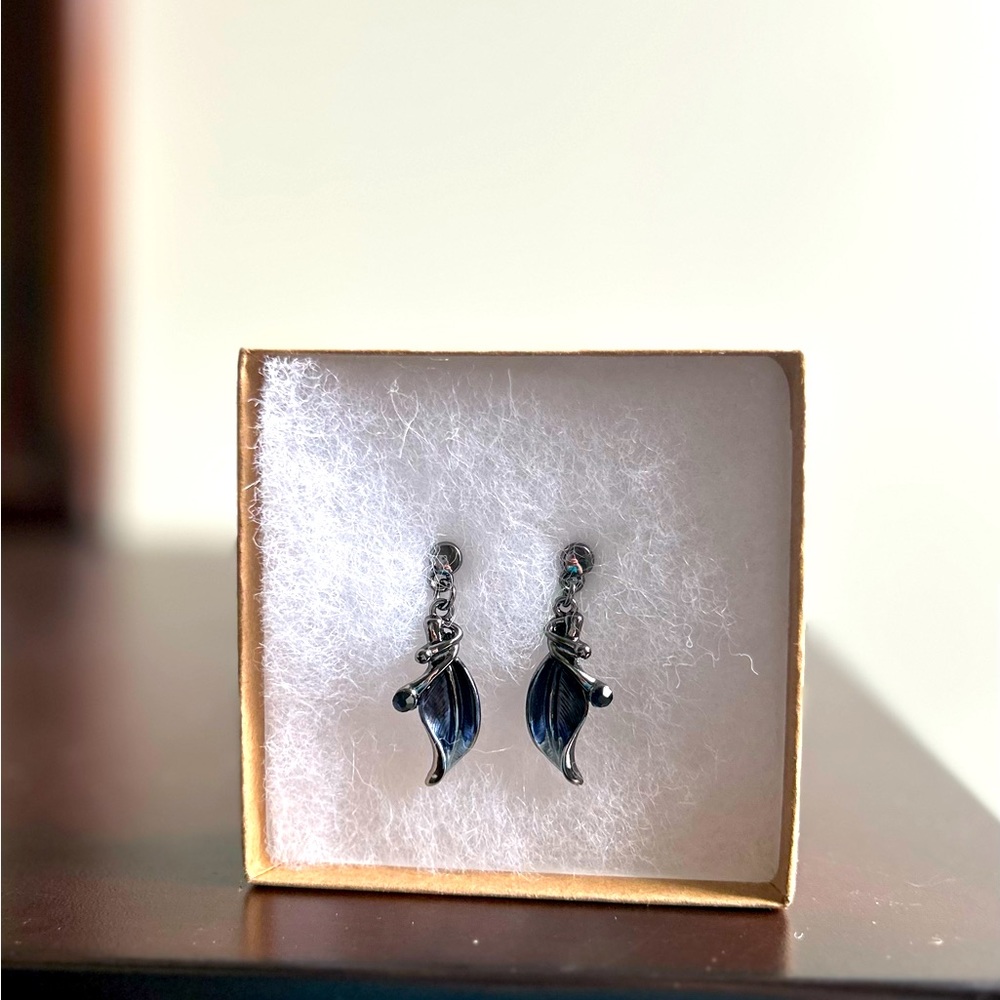 Beautiful and Delicate Silver & Midnight Blue Flower Petal Drop Dangle Earrings